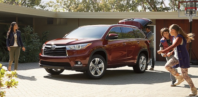 2016 Toyota Highlander showroom NJ